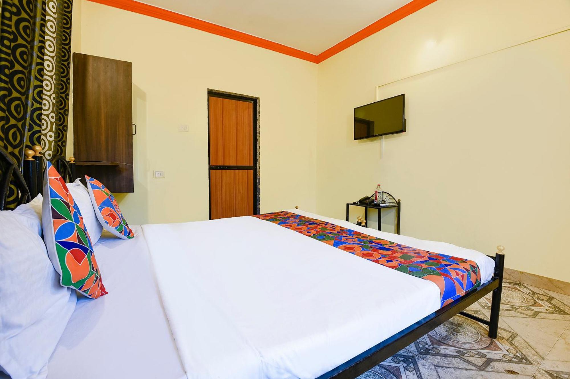 Fabhotel Joaquim Beachside Resort - Nr Tito'S Lane, Baga Beach 외부 사진
