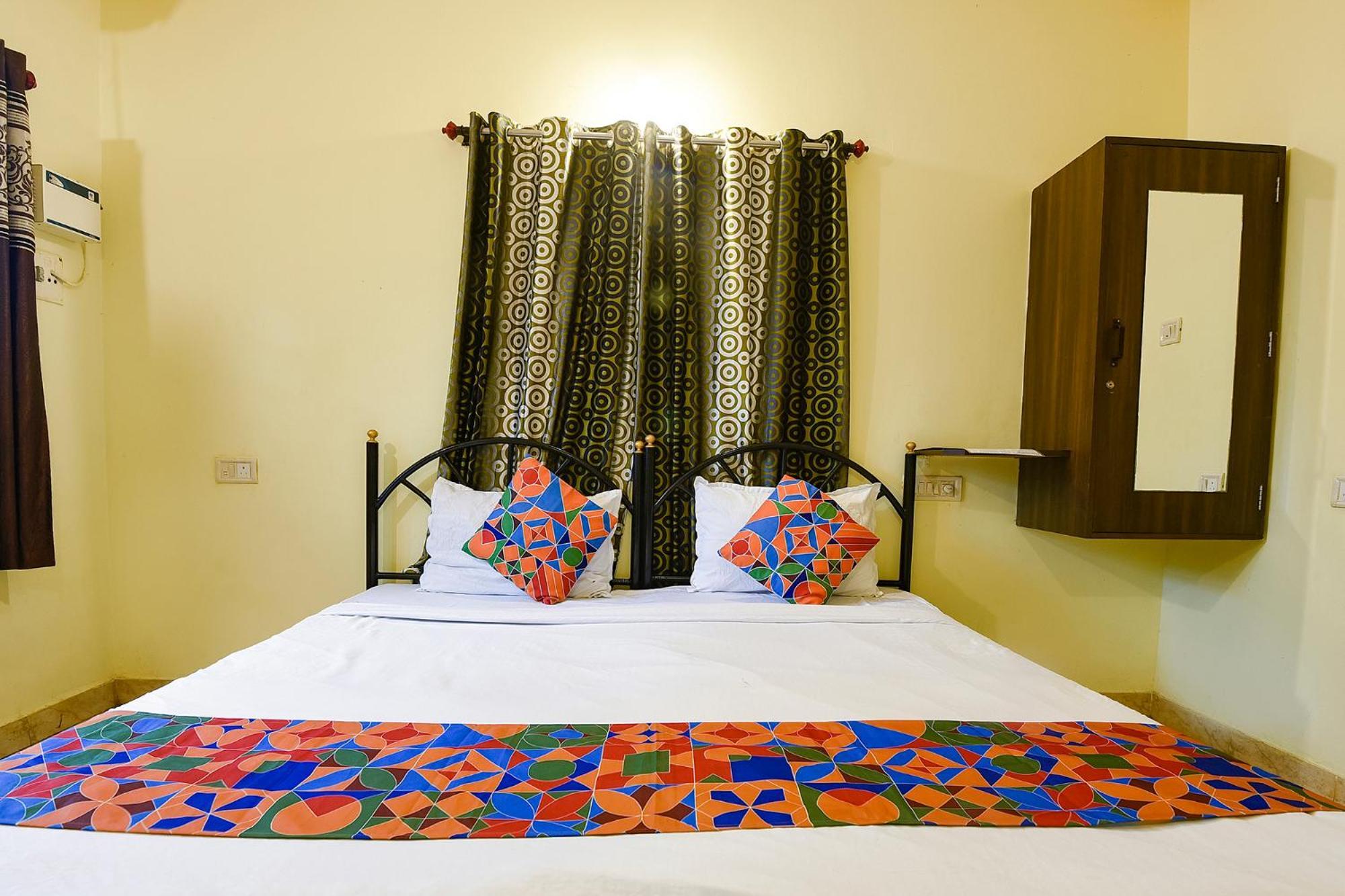 Fabhotel Joaquim Beachside Resort - Nr Tito'S Lane, Baga Beach 외부 사진