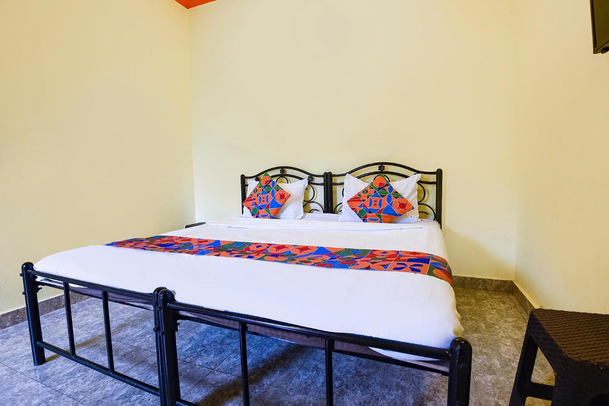 Fabhotel Joaquim Beachside Resort - Nr Tito'S Lane, Baga Beach 외부 사진