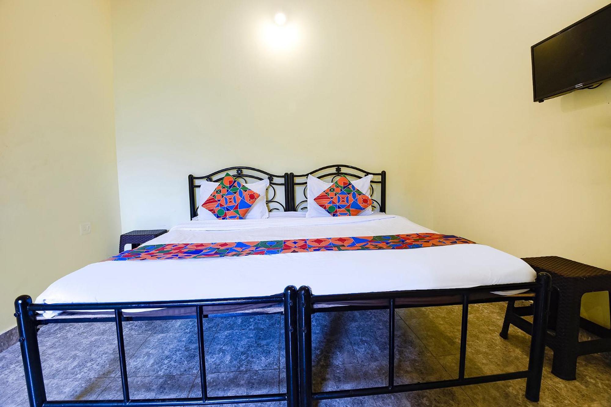 Fabhotel Joaquim Beachside Resort - Nr Tito'S Lane, Baga Beach 외부 사진