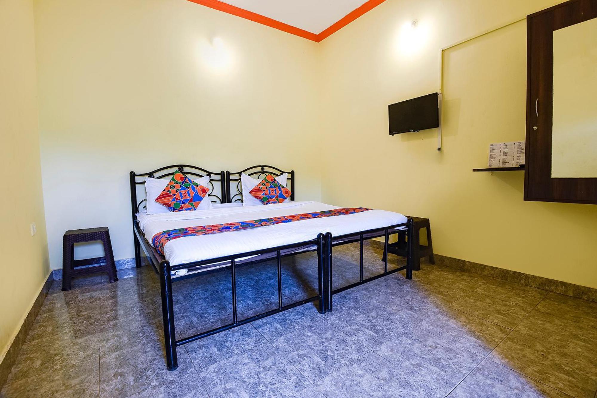 Fabhotel Joaquim Beachside Resort - Nr Tito'S Lane, Baga Beach 외부 사진